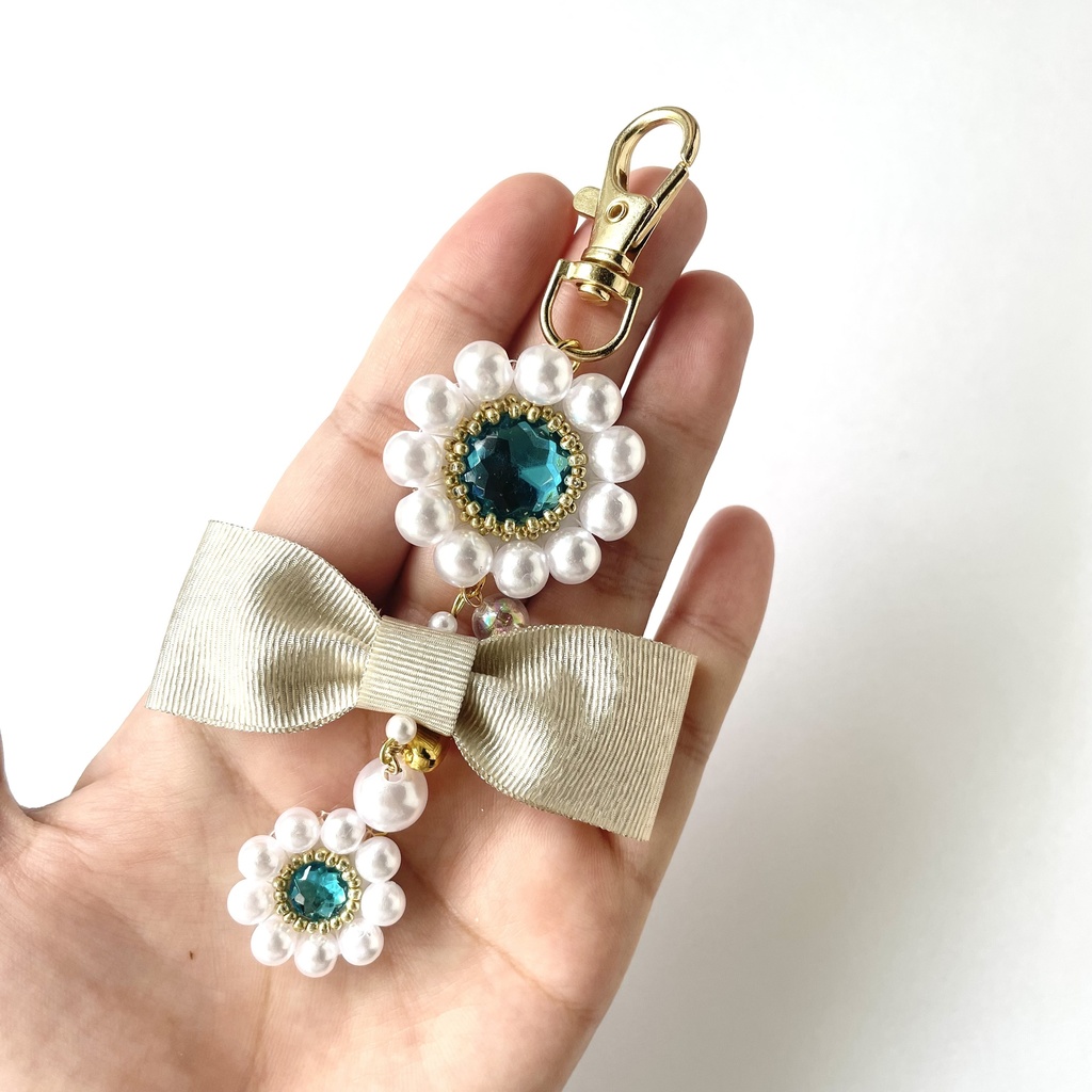 012 匿名配送 ハンドメイド バッグチャーム キーホルダー ビーズ刺繍 推し活 推し色 青 水色