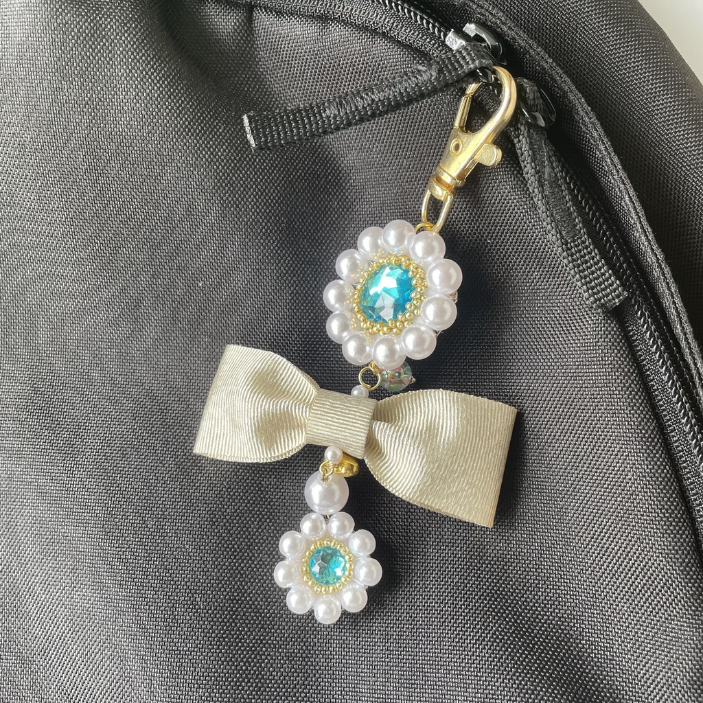 012 匿名配送 ハンドメイド バッグチャーム キーホルダー ビーズ刺繍 推し活 推し色 青 水色