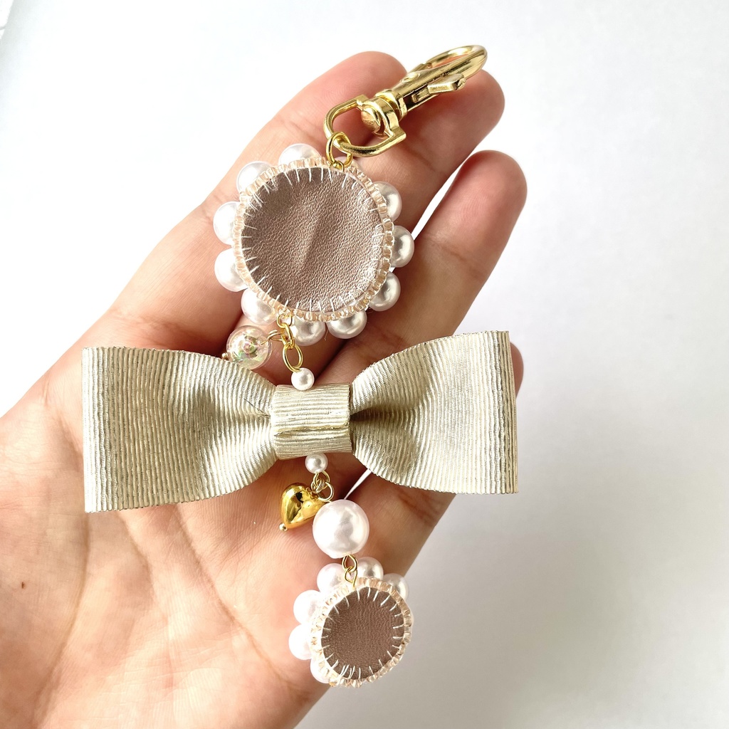 012 匿名配送 ハンドメイド バッグチャーム キーホルダー ビーズ刺繍 推し活 推し色 青 水色