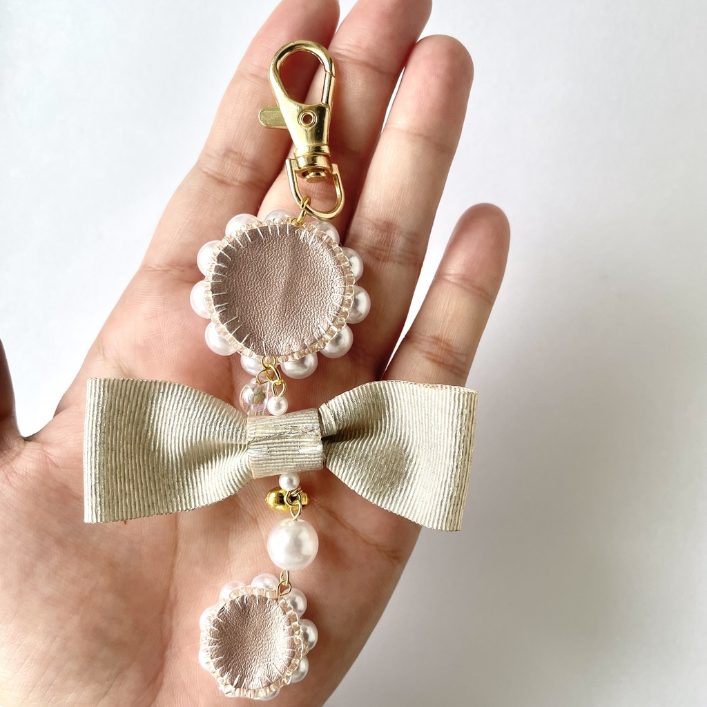 013 匿名配送 ハンドメイド バッグチャーム キーホルダー ビーズ刺繍 推し活 推し色 黄色