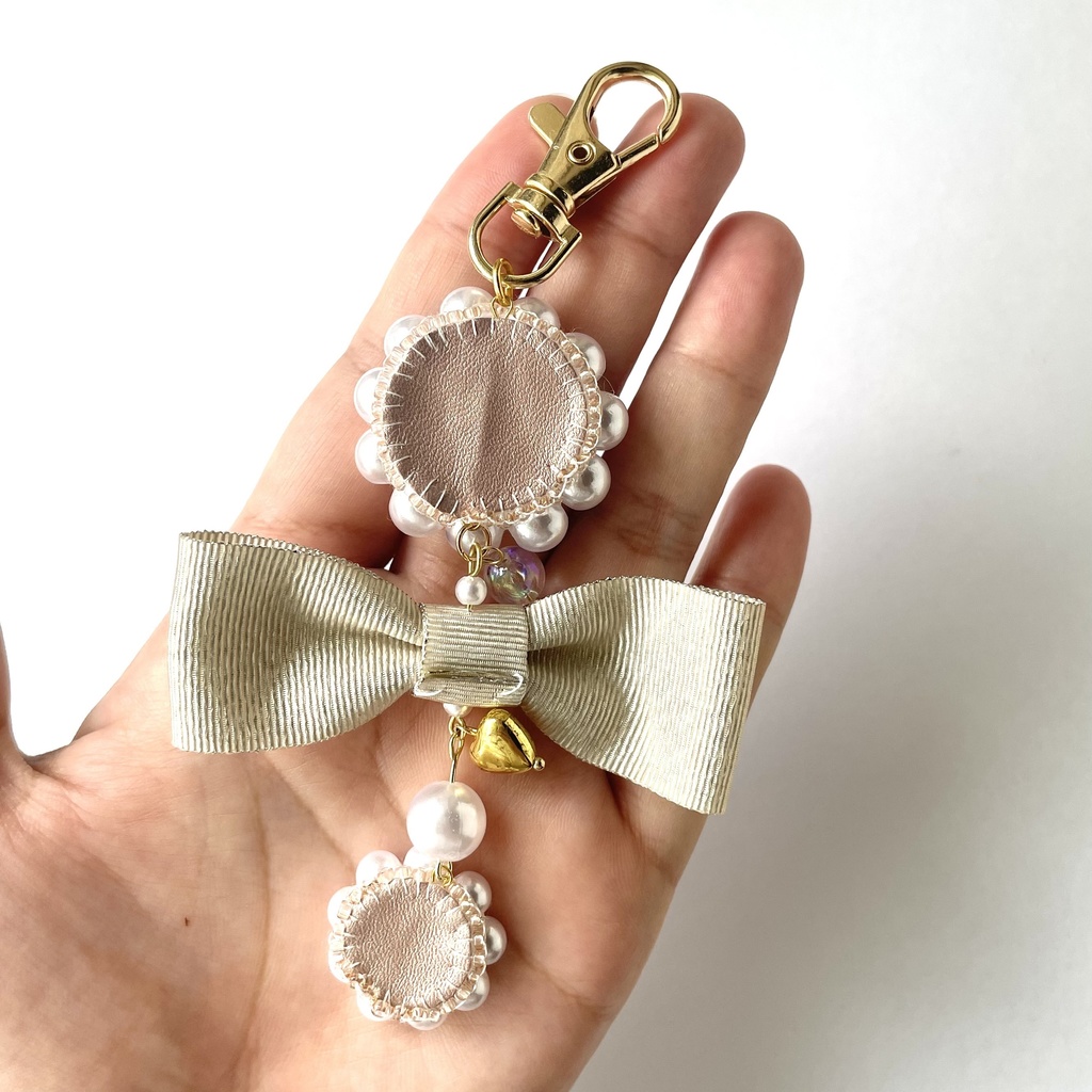 015 匿名配送 ハンドメイド バッグチャーム キーホルダー ビーズ刺繍 推し活 推し色 紫