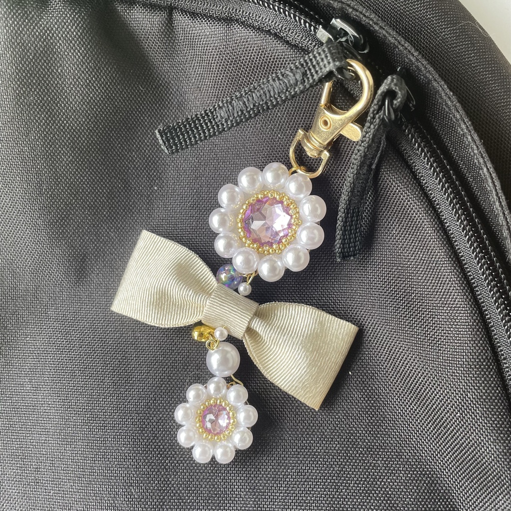 015 匿名配送 ハンドメイド バッグチャーム キーホルダー ビーズ刺繍 推し活 推し色 紫