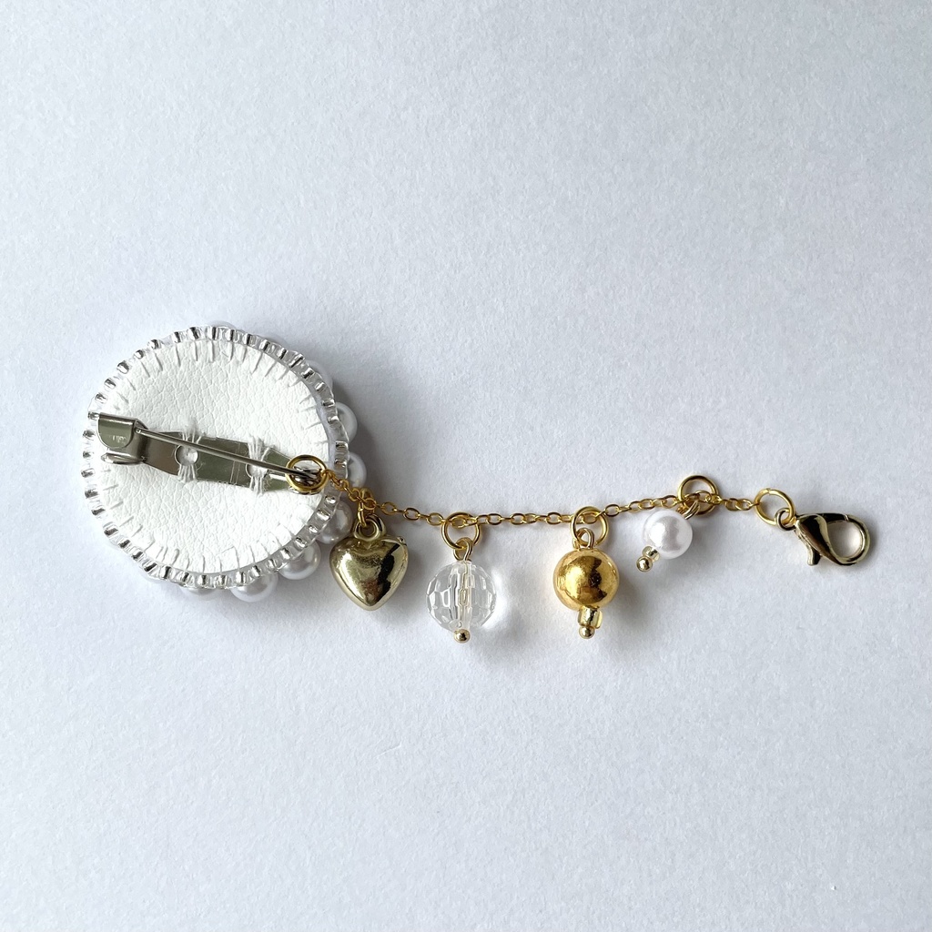016 匿名配送 ハンドメイド ビーズ刺繍 ブローチ コサージュ バッチ 推し活 推し色 赤