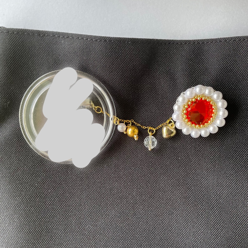 016 匿名配送 ハンドメイド ビーズ刺繍 ブローチ コサージュ バッチ 推し活 推し色 赤