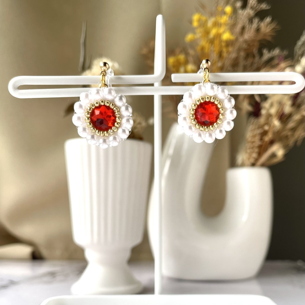 022 匿名配送 ハンドメイド ビーズ刺繍 ノンホールピアス 推し活 推し色 赤