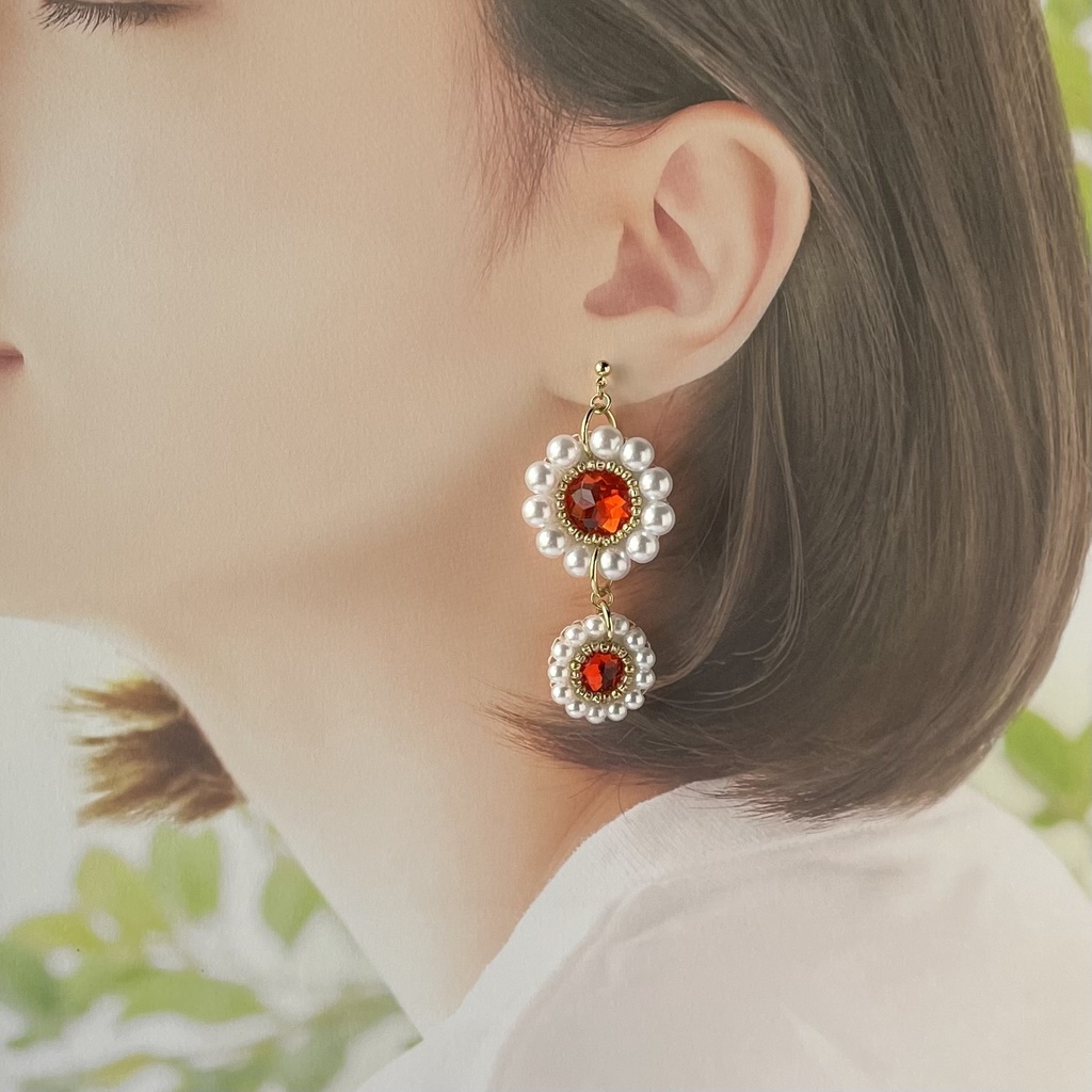 028 匿名配送 ハンドメイド ピアス ビーズ刺繍 推し活 推し色 赤