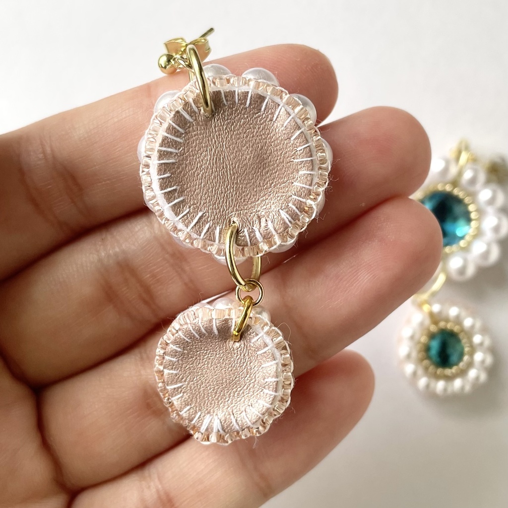 029 匿名配送 ハンドメイド ビーズ刺繍 ピアス 推し活 推し色 青 水色