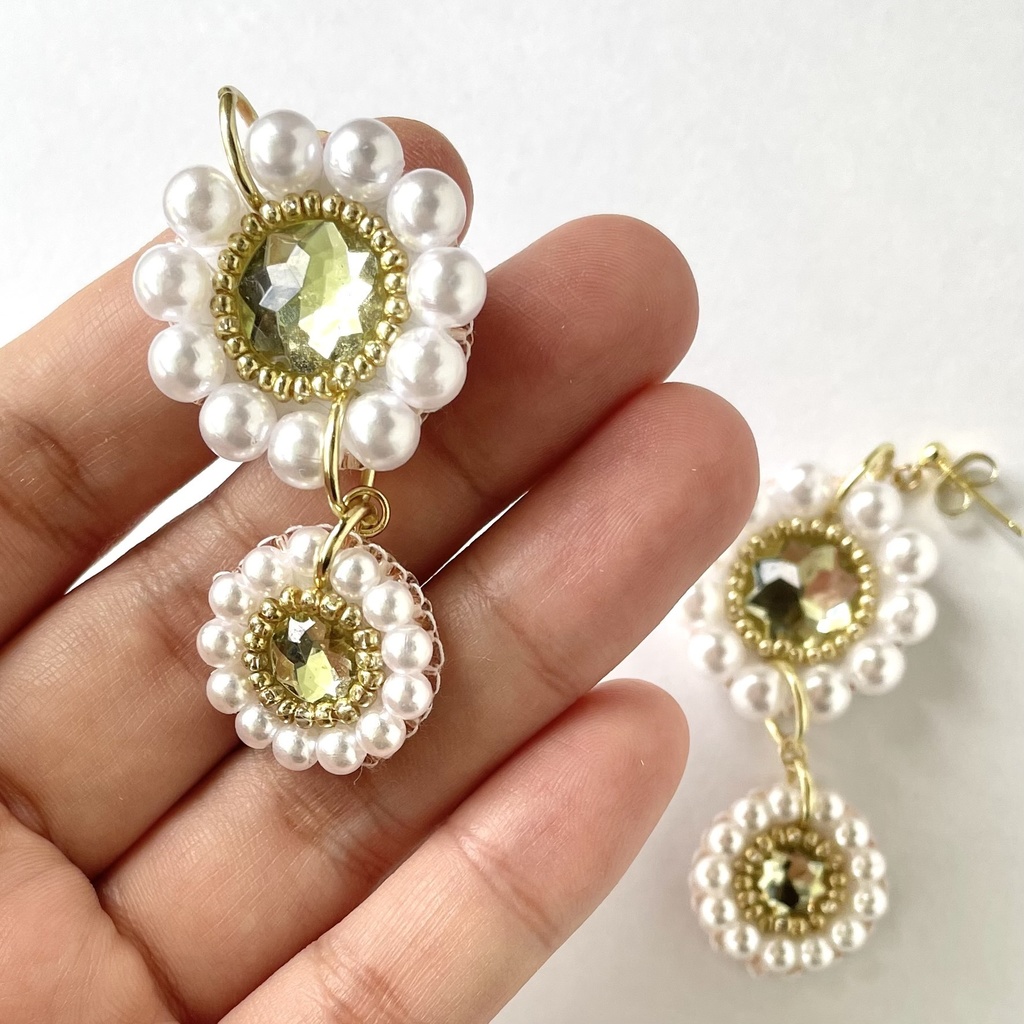 030 匿名配送 ハンドメイド ビーズ刺繍 ピアス 推し活 推し色 黄色