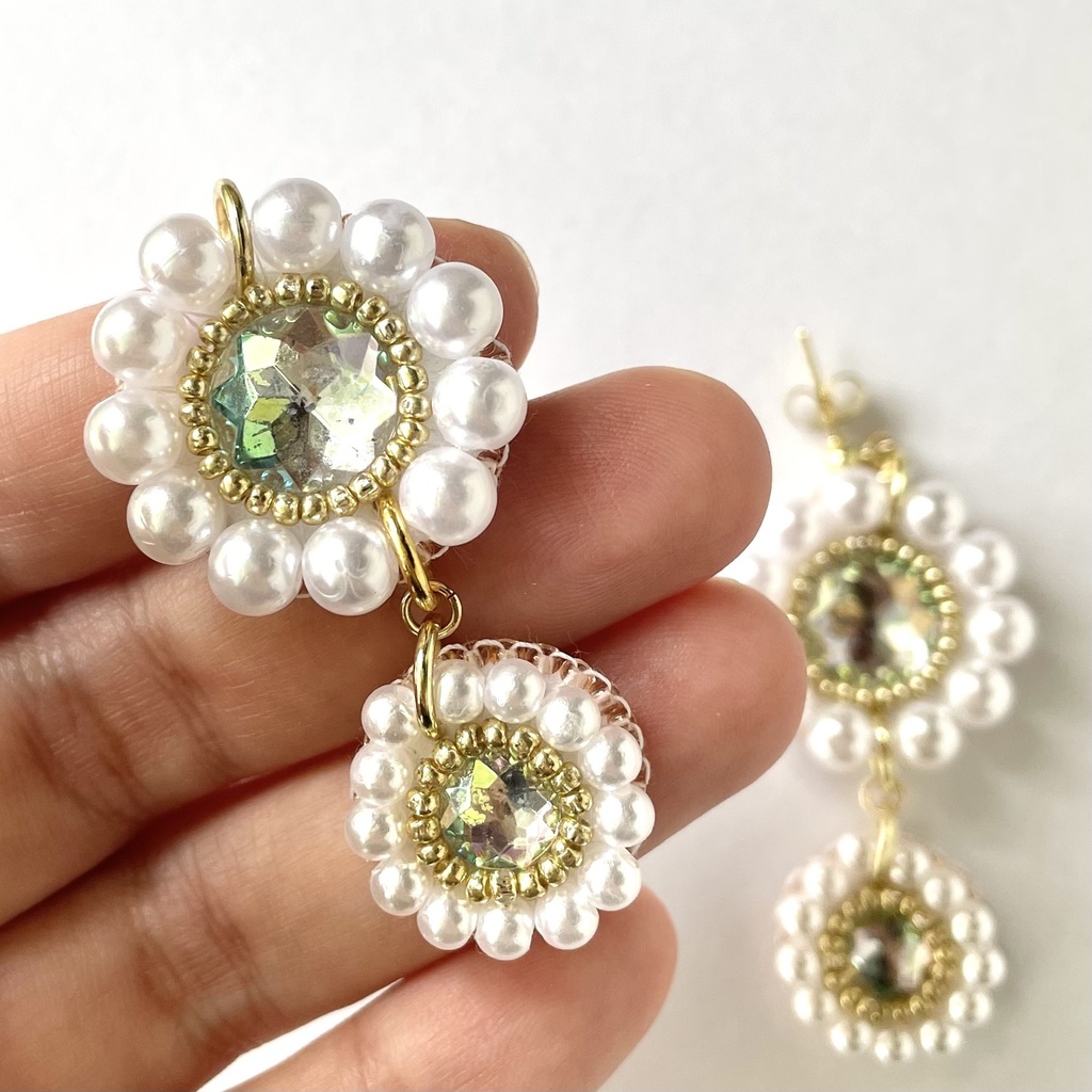 031 匿名配送 ハンドメイド ビーズ刺繍 ピアス 推し活 推し色 シルバー グレー