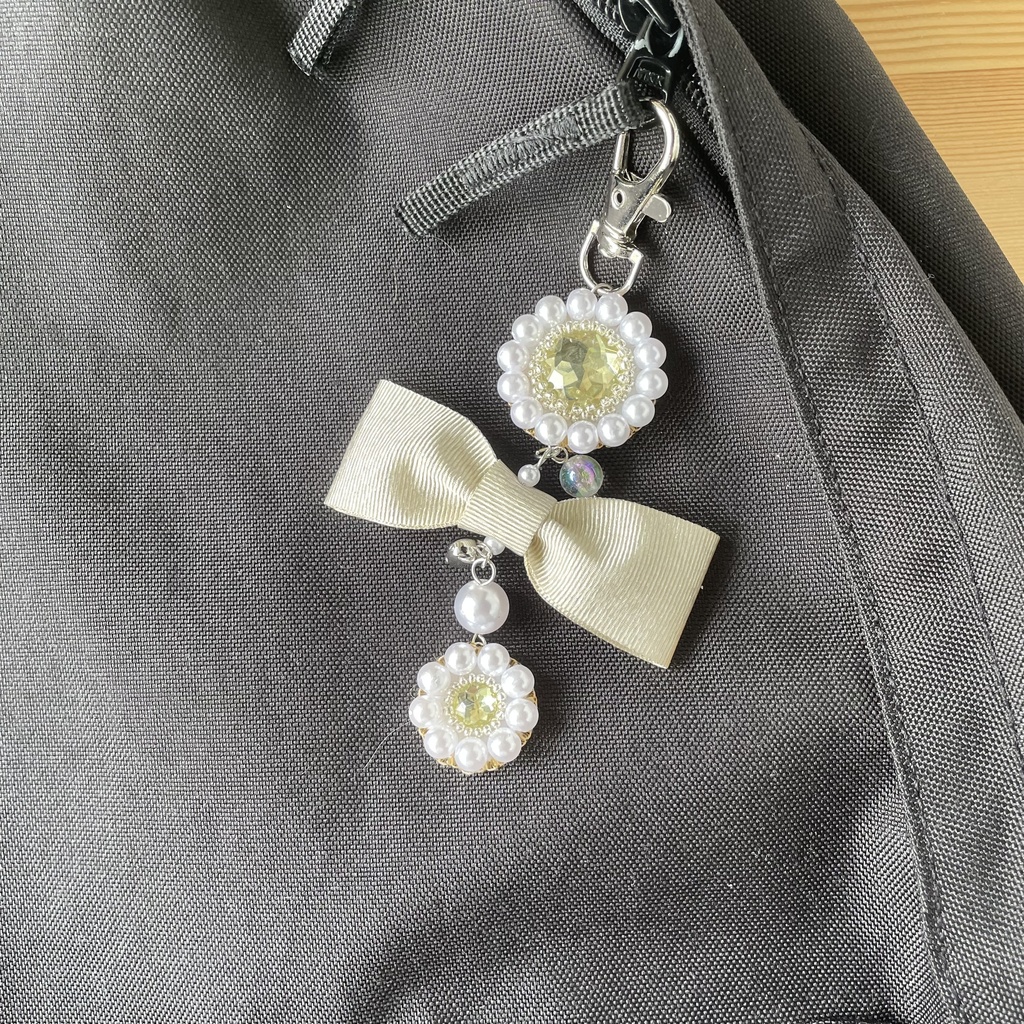 036 匿名配送 ハンドメイド ビーズ刺繍 キーホルダー バッグチャーム 推し活 推し色 黄色