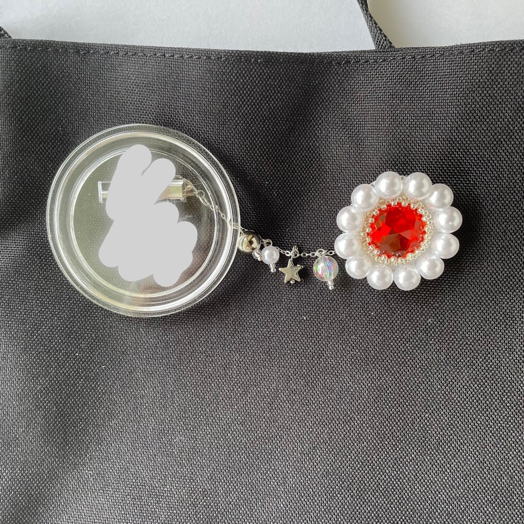 040 匿名配送 ハンドメイド ビーズ刺繍 ブローチ コサージュ 推し活 推し色 赤