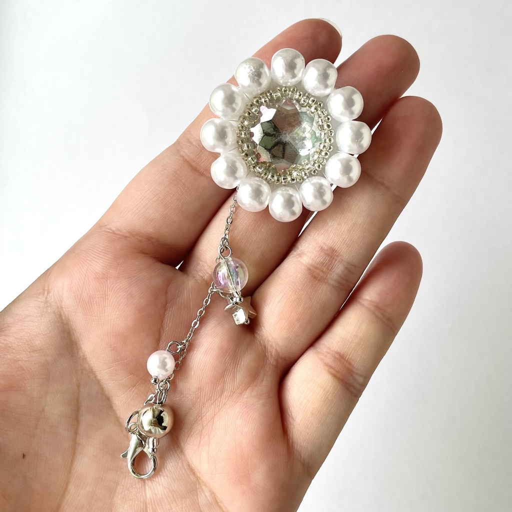 043 匿名配送 ハンドメイド ビーズ刺繍 ブローチ コサージュ 推し活 推し色 グレー