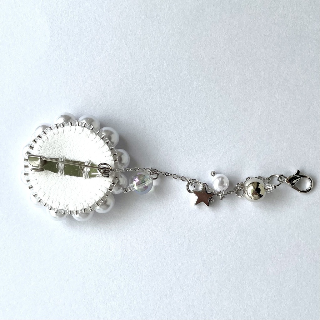 043 匿名配送 ハンドメイド ビーズ刺繍 ブローチ コサージュ 推し活 推し色 グレー