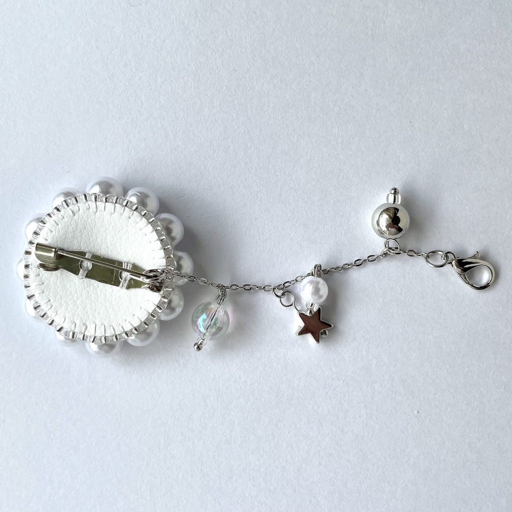 046 匿名配送 ハンドメイド ビーズ刺繍 コサージュ ブローチ 推し活 推し色 紫