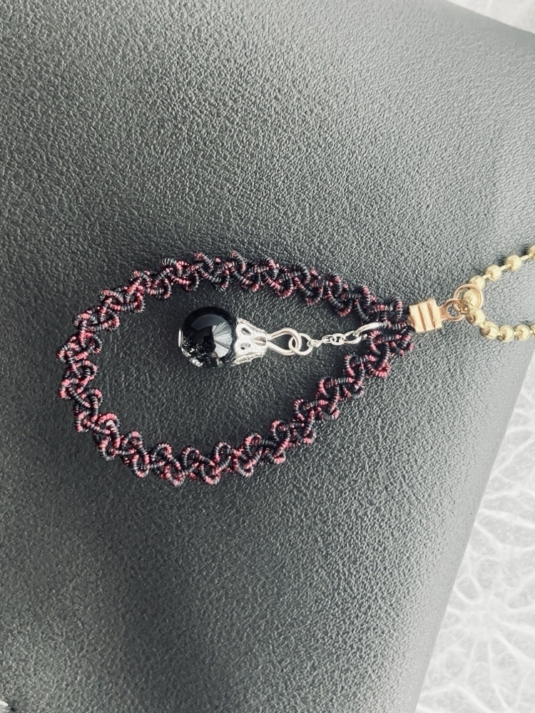 推し色を持ち歩く|水引の雫キーホルダー〈黒×赤〉