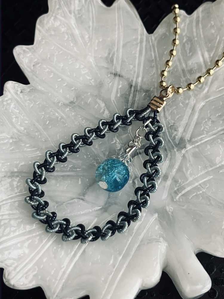 推し色を持ち歩く|水引の雫キーホルダー〈紺青×水色〉