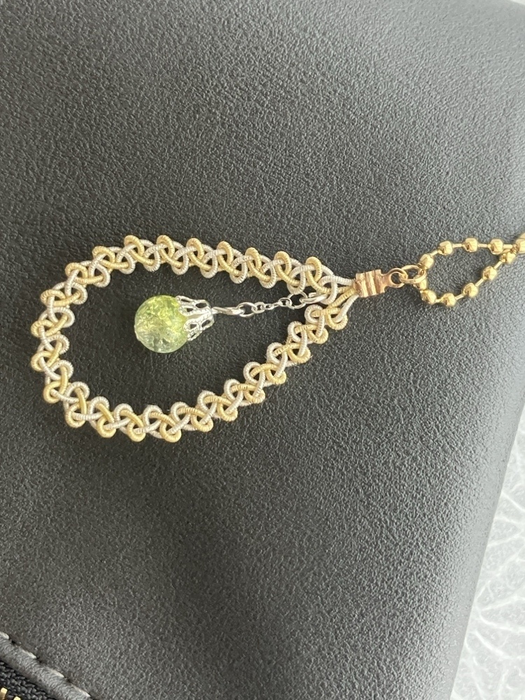 推し色を持ち歩く|水引の雫キーホルダー〈黄色ラメ×ベージュ〉
