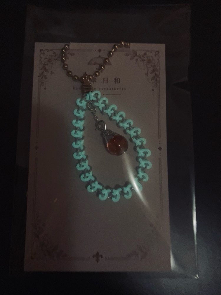 推し色を持ち歩く|水引の雫キーホルダー〈雪ラメ×蓄光ラメ〉【蓄光】