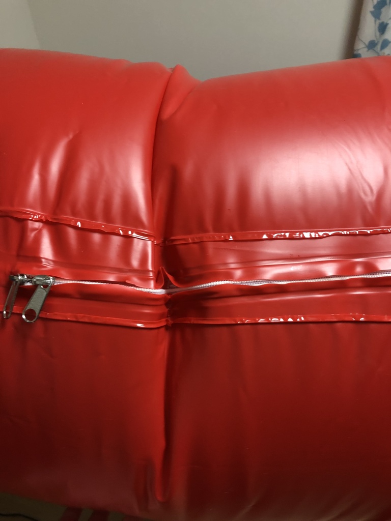 【レッド】顔出し穴ありスリープサック