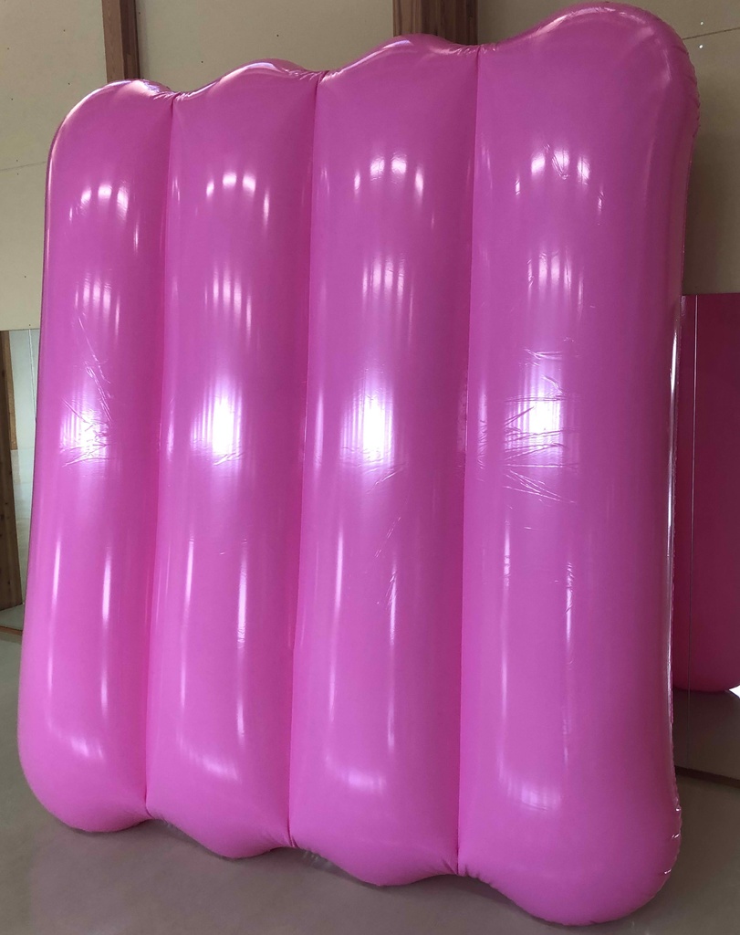 ピンクの大きなエアーマット