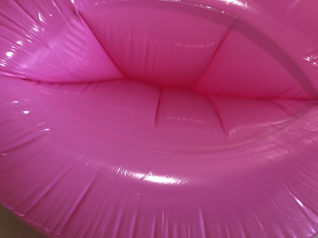 巨大ワーム型エアーバッグ ピンク色