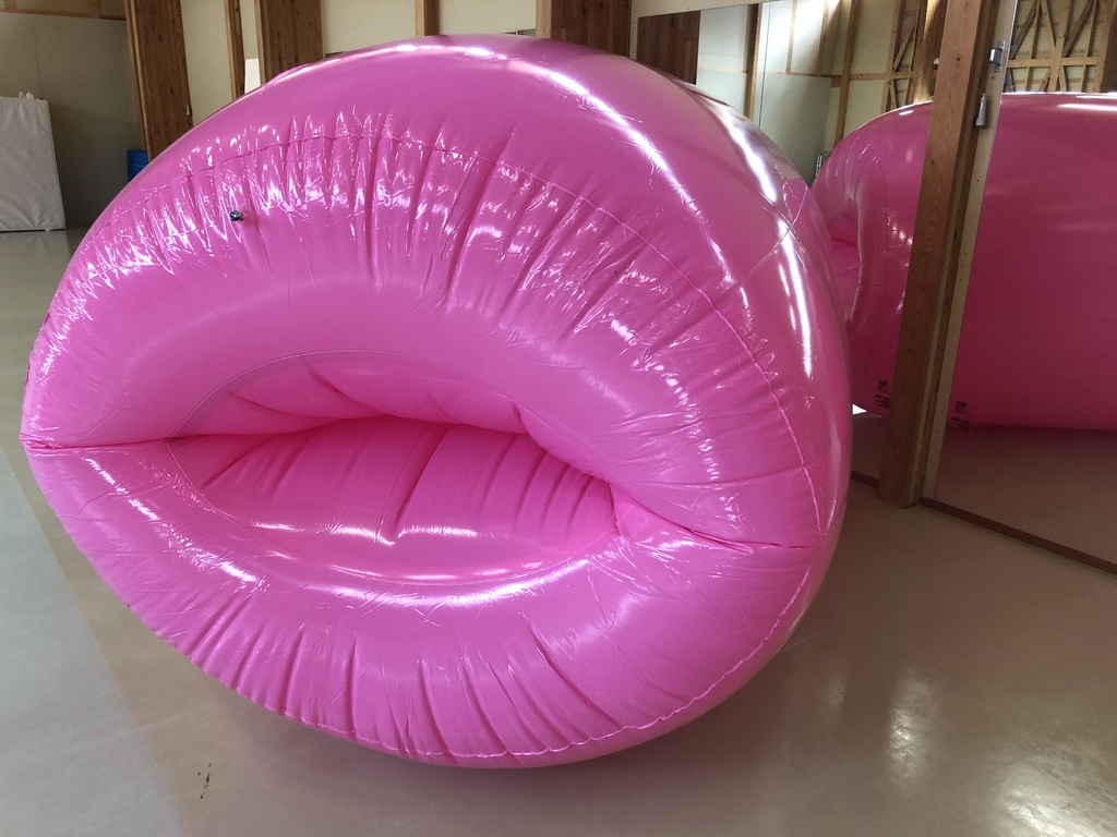 巨大ワーム型エアーバッグ ピンク色