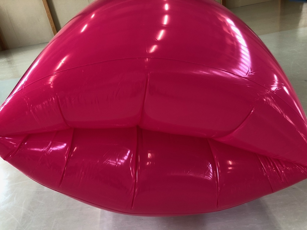 【レッド】巨大エアーバッグ ワーム型拘束具