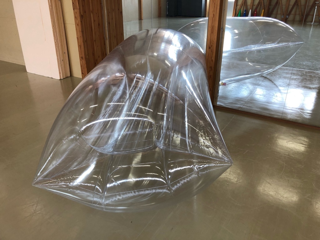 【クリア】巨大エアーバッグ ワーム型拘束具