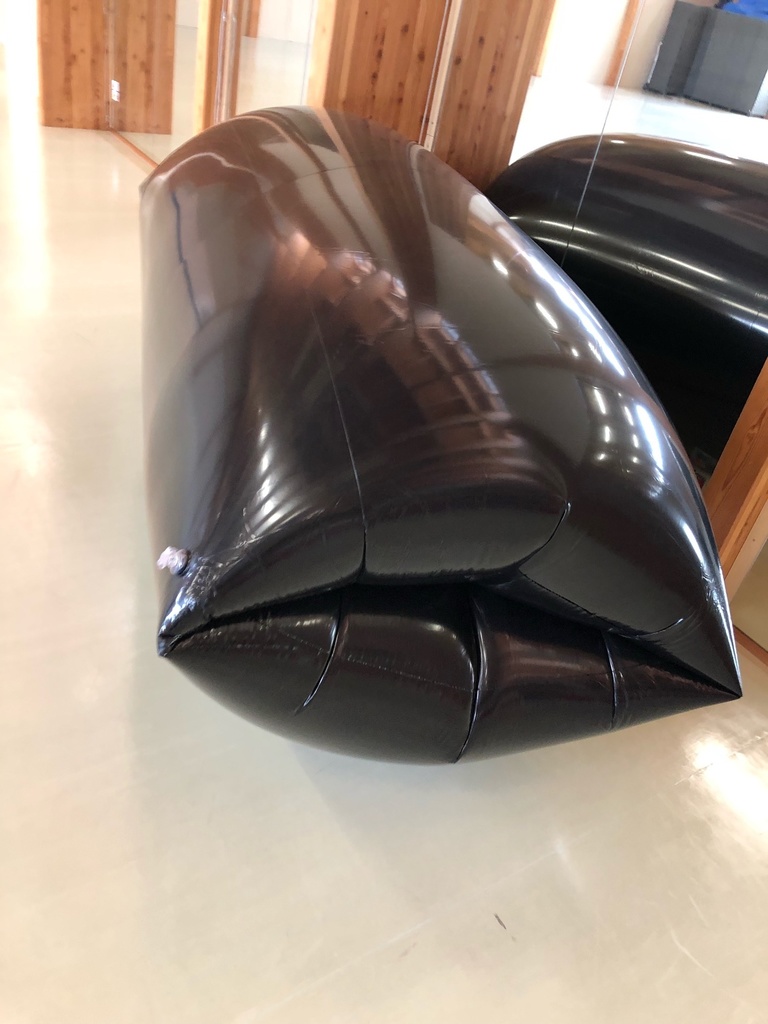 【ブラック】巨大エアーバッグ ワーム型拘束具