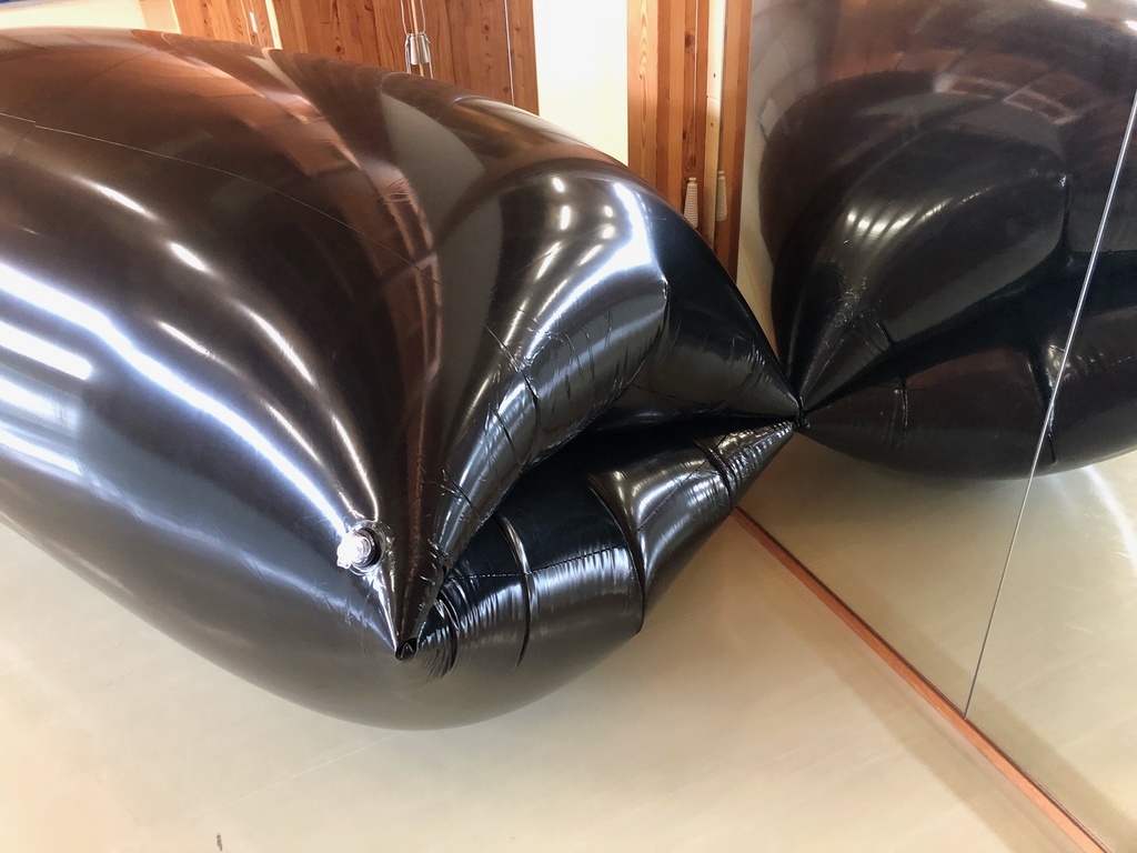 【ブラック】巨大エアーバッグ ワーム型拘束具