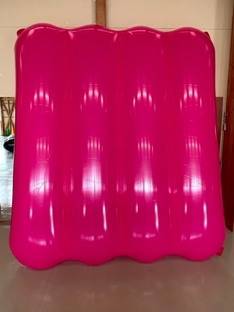 ピンクの大きなエアーマット