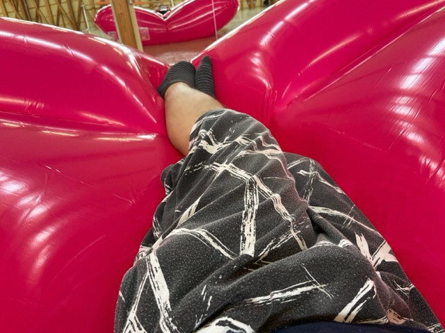 ピンクの大きなエアーマット