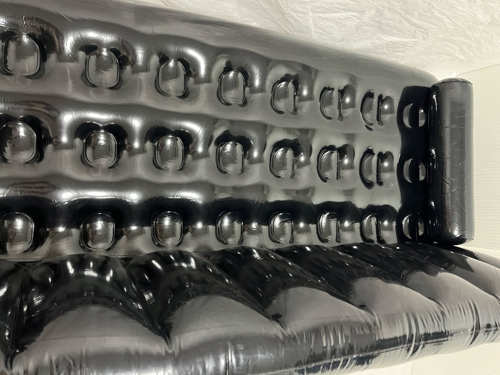 【ブラック】人食いボンデージ・エアソファー