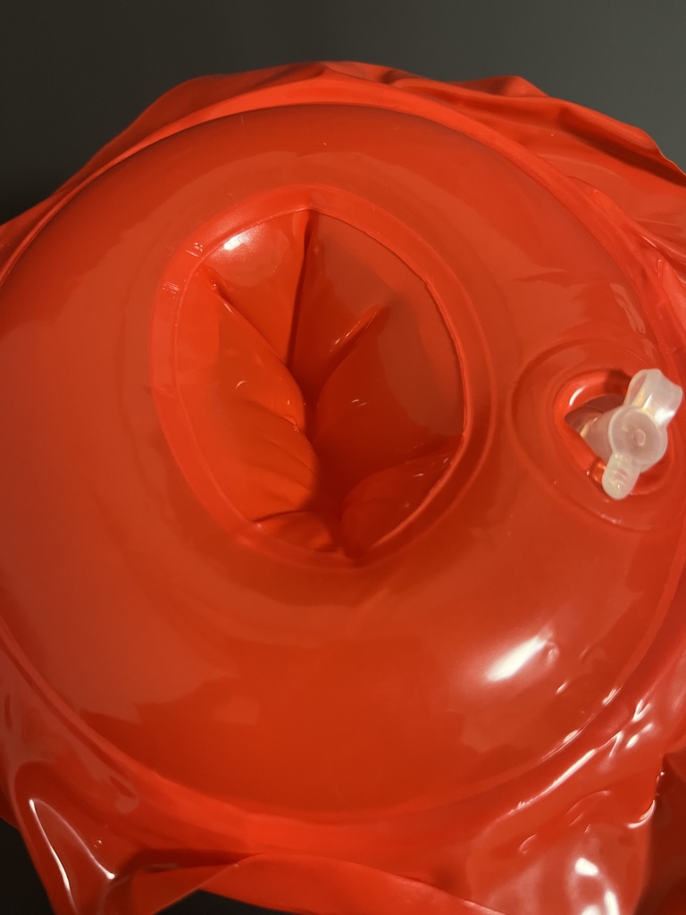 【レッド】ふわふわ空ビのエアホール スカートあり