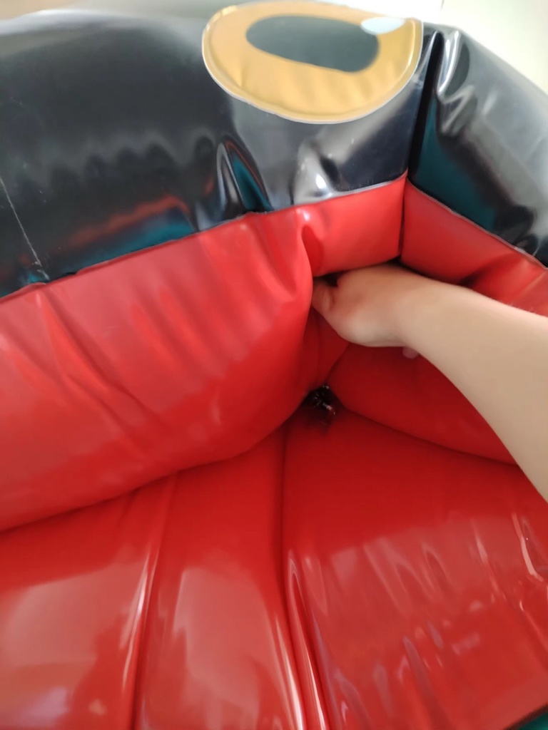 うわばみ様 -Inflatable vore bag-