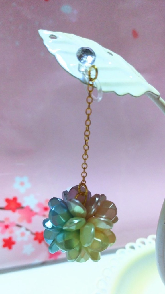 六つ子イメージふんわりフラワーイヤリング/ピアス