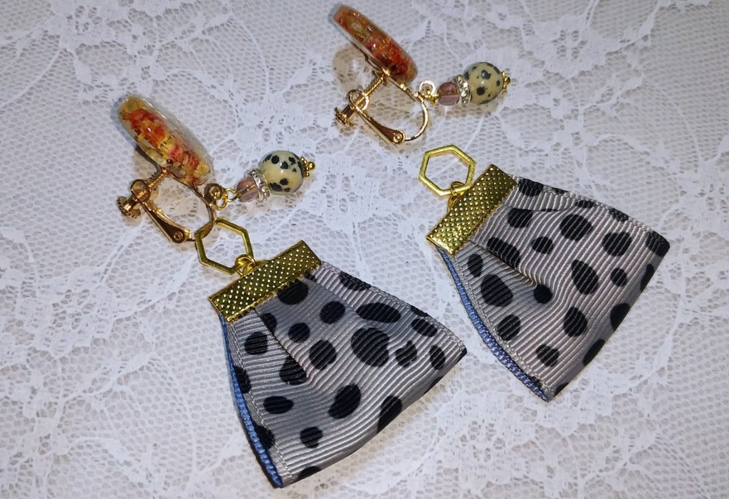 七虎イメージアクセ:オレンジかすみ草/イヤリング