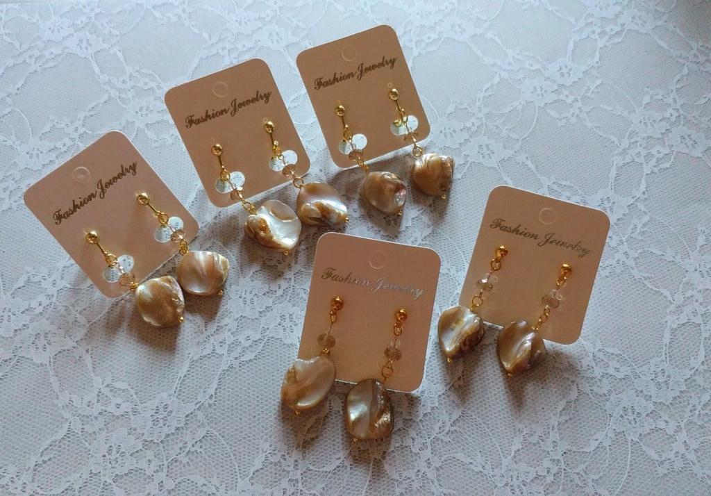 七海建人イメージアクセ:シェルビーズピアス/イヤリング