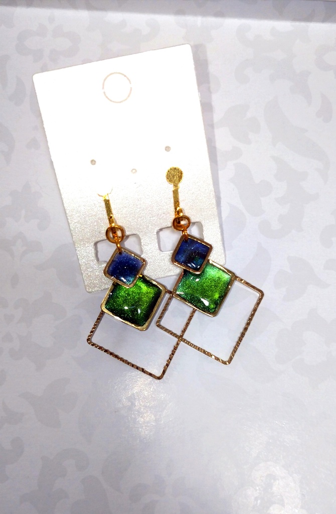 (訳あり)緑と紺のレジンアクセ