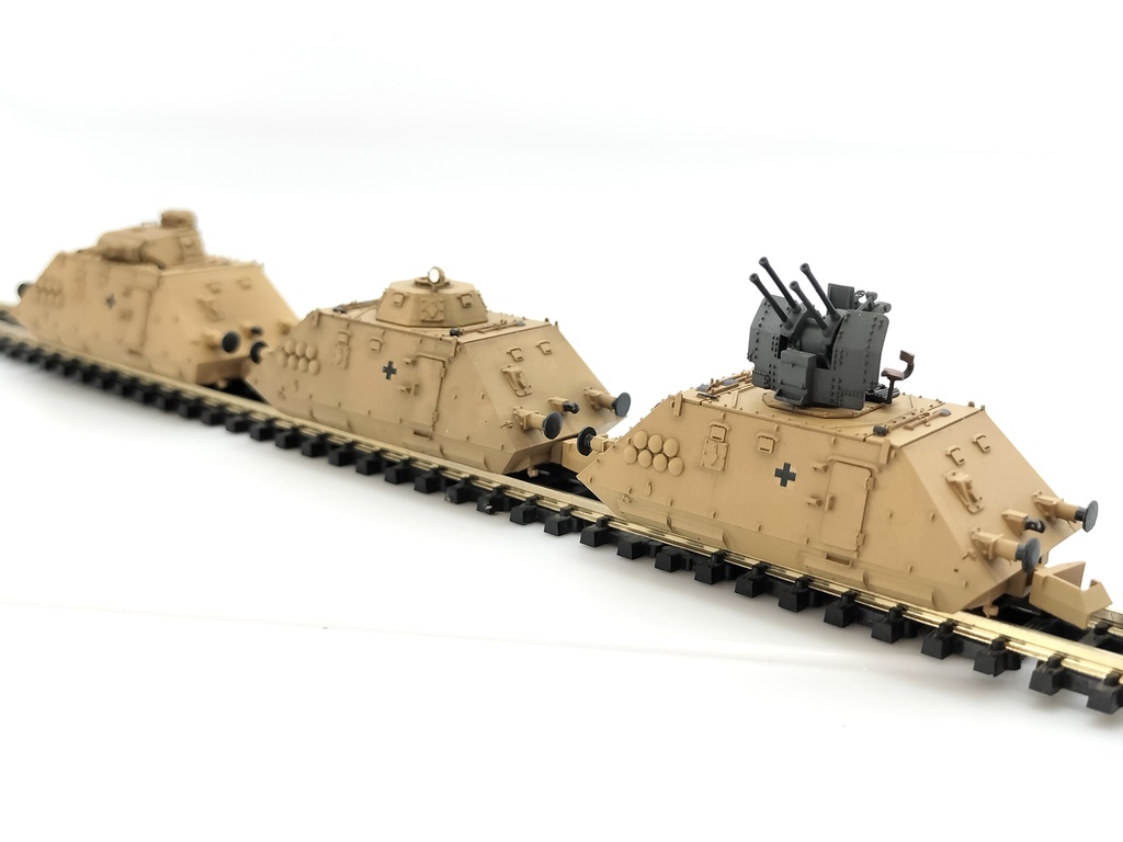 ドライジーネ 重装甲偵察列車 （[砲車]3号戦車砲塔搭載型＆[対空砲車]2cm4連装対空機関砲38搭載型＆[兵糧輸送車]） - 模型魂 - BOOTH