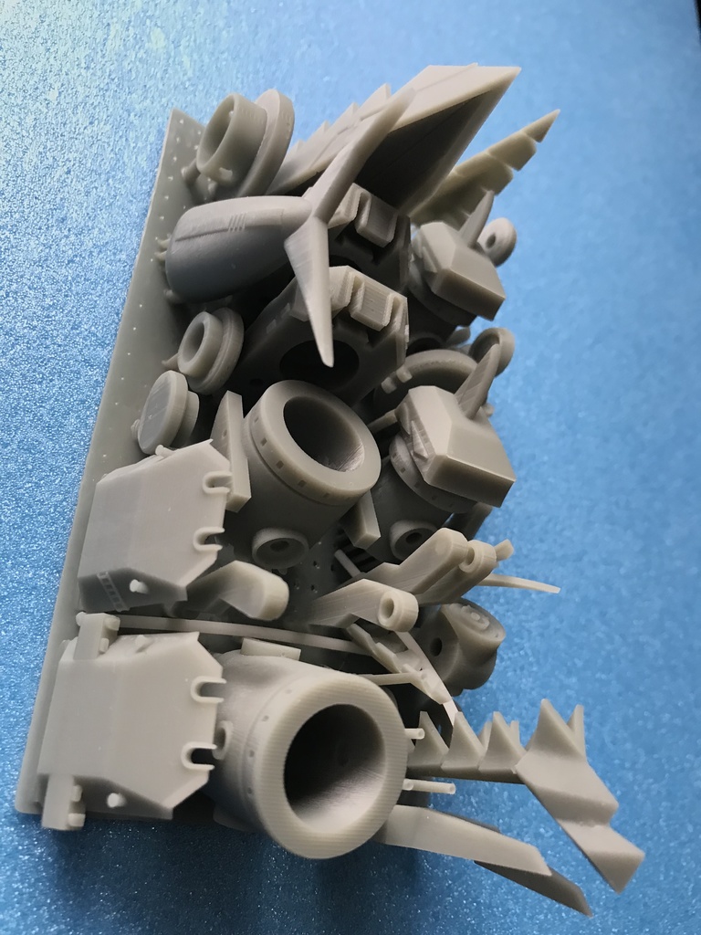 1/7scale アズールレーン アドミラル・ヒッパー ちゃんの 「艤装(ギソウ)ちゃん1尾」の出力レジンキット