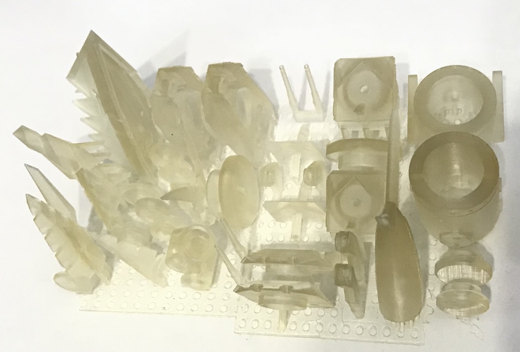 1/7scale アズールレーン アドミラル・ヒッパー ちゃんの 「艤装(ギソウ)ちゃん1尾」の出力レジンキット