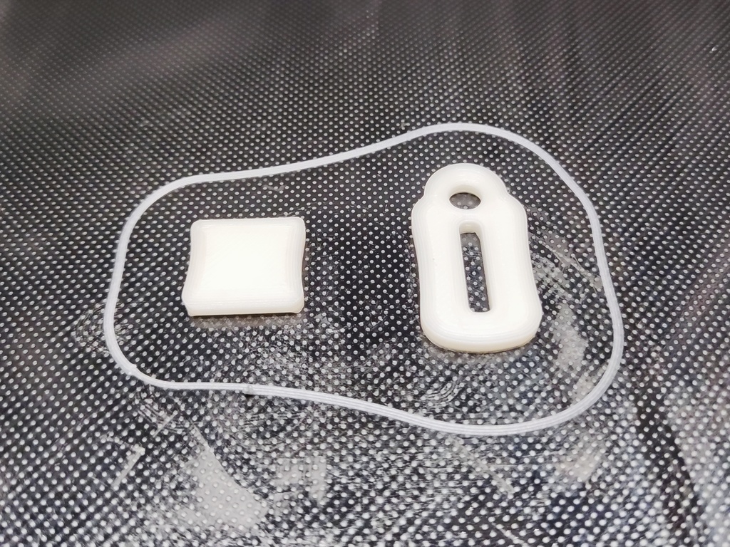 蓄光チャーム 異是(Ize)