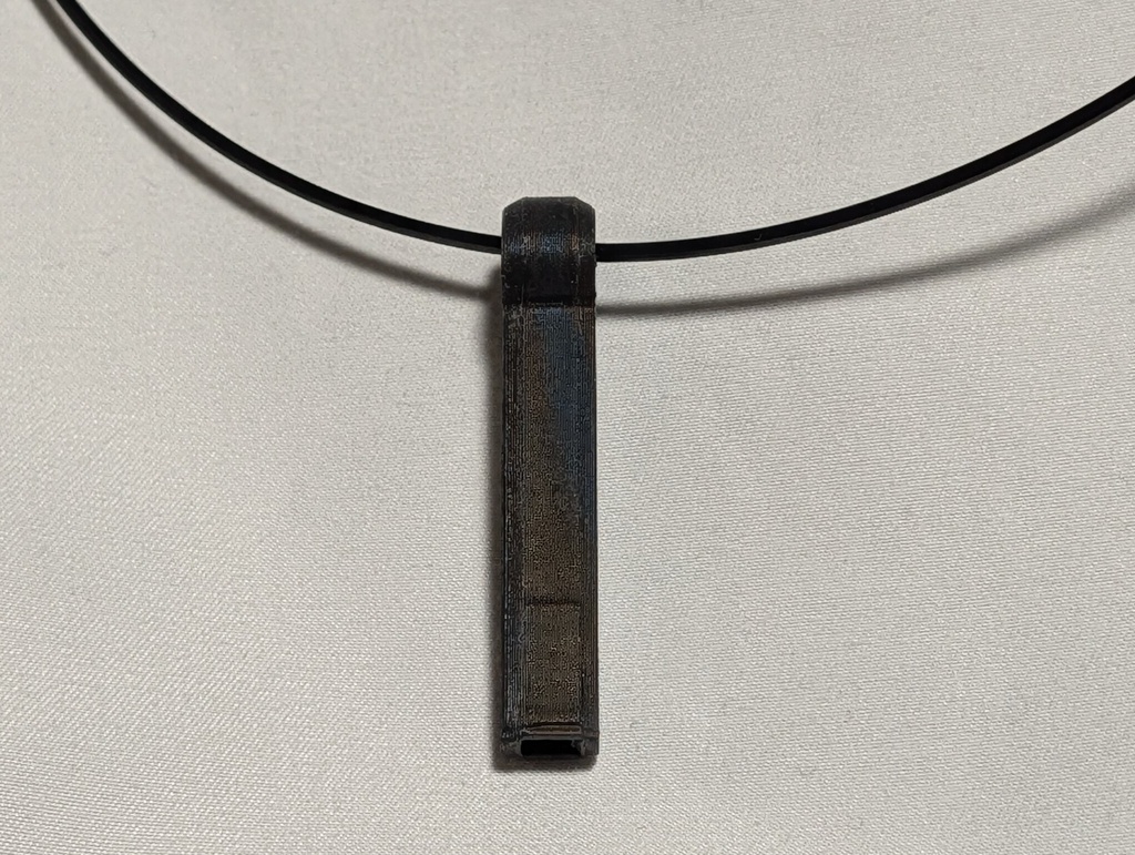 ペンダントトップ型ホイッスル