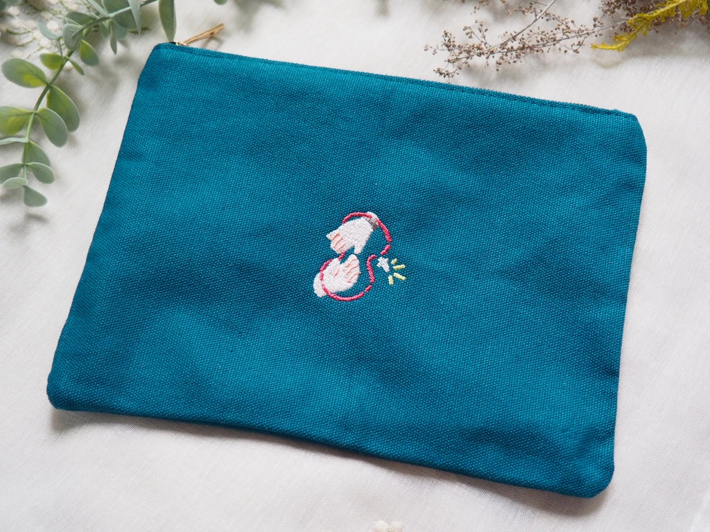 ※完売　【匿名配送】あの海の刺繍ポーチ