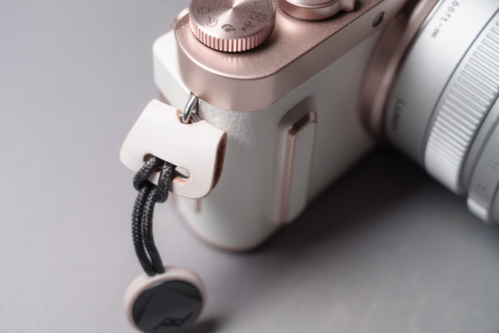 白い革製リングガード