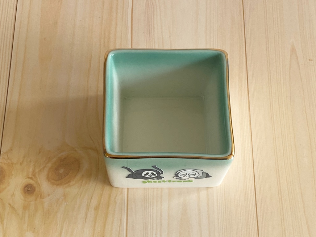 ゴス&フラの小物入れ