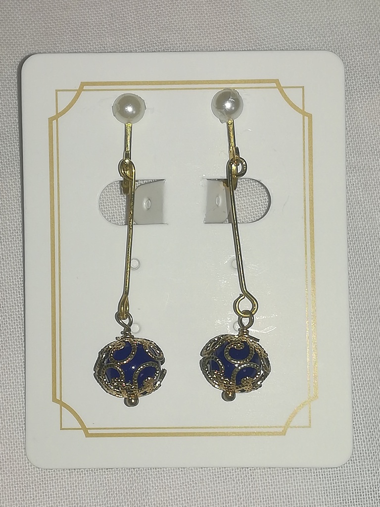 ダークブルーのイヤリング