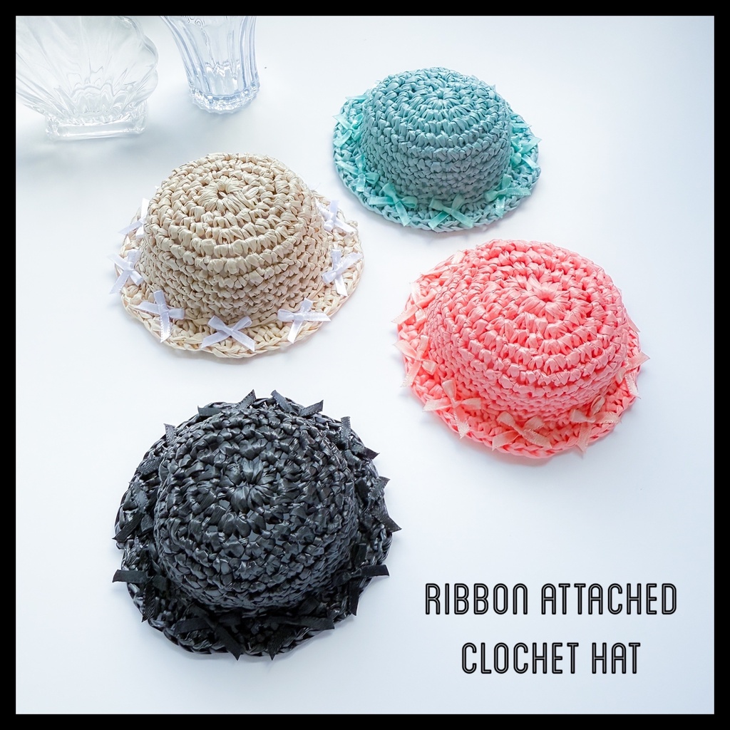 ribbon attached clochet hat