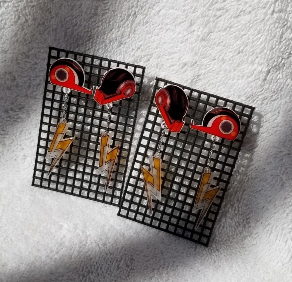 セロ上概念　樹脂ピアス